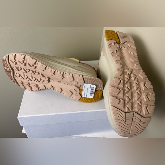 NIB Canada Goose Glacier Trail Sneakers (run BIG fit like a 10) - Picture 2 of 10